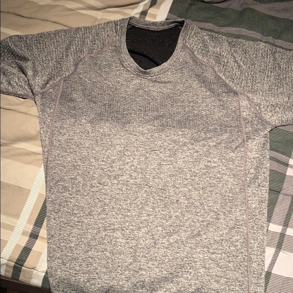 Lululemon at ease crew L